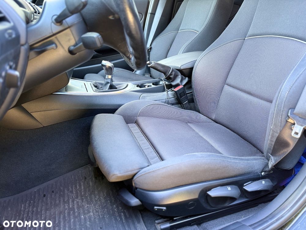 BMW Seria 1 116i - 30