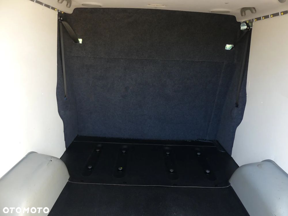 Renault Trafic - 26