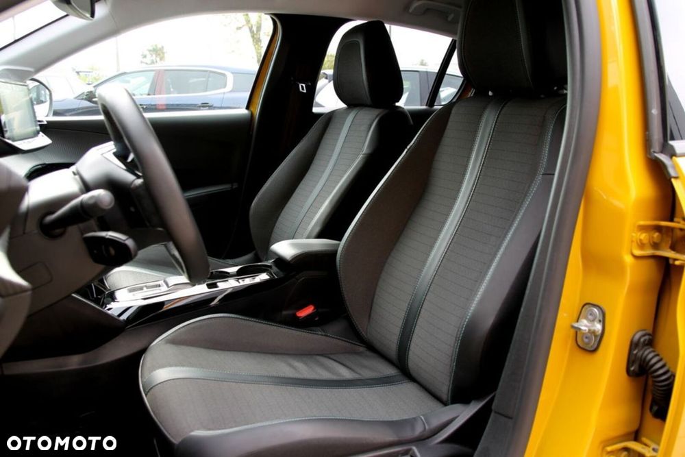 Peugeot 208 - 26