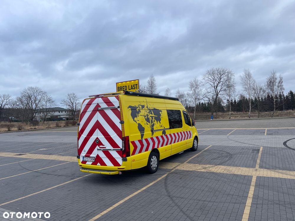 Mercedes-Benz Sprinter - 4