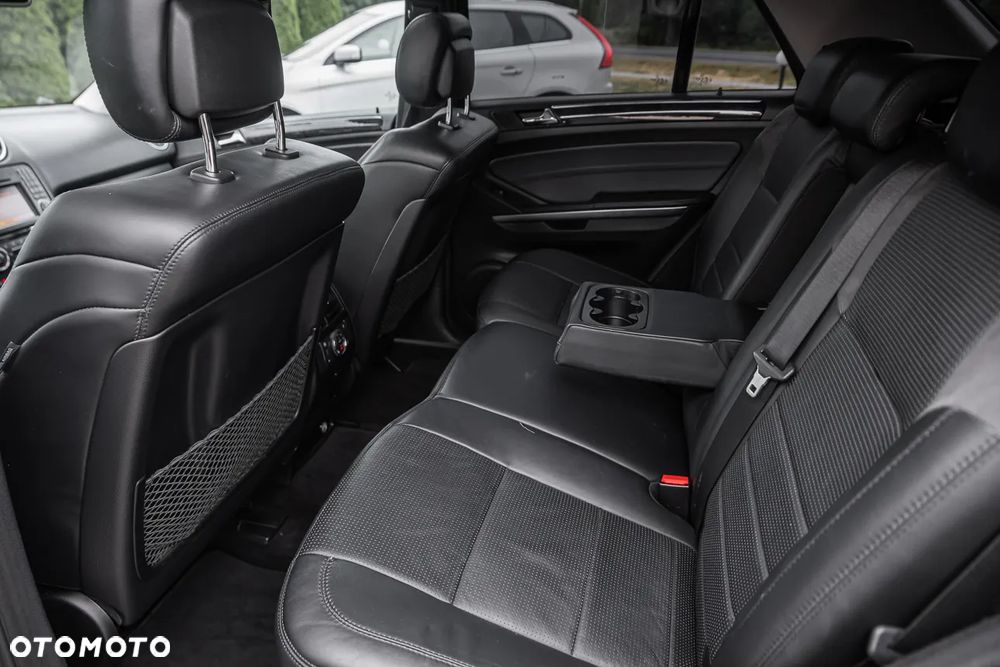 Mercedes-Benz ML 63 AMG 4Matic 7G-TRONIC 10th Anniversary - 8