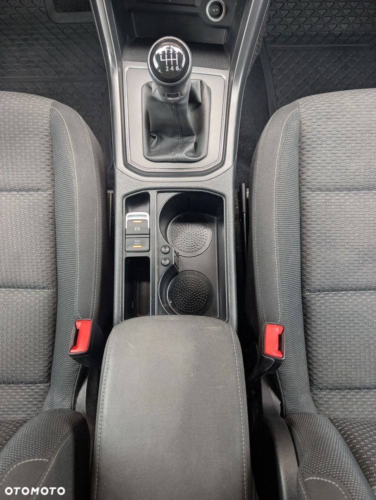 Volkswagen Touran 1.6 TDI BMT Comfortline - 33