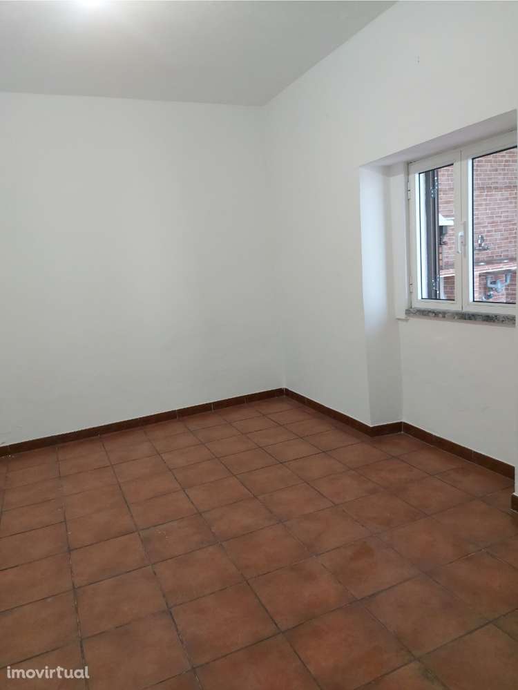 Moradia Geminada em banda T3 - Selmes - Grande imagem: 3/24