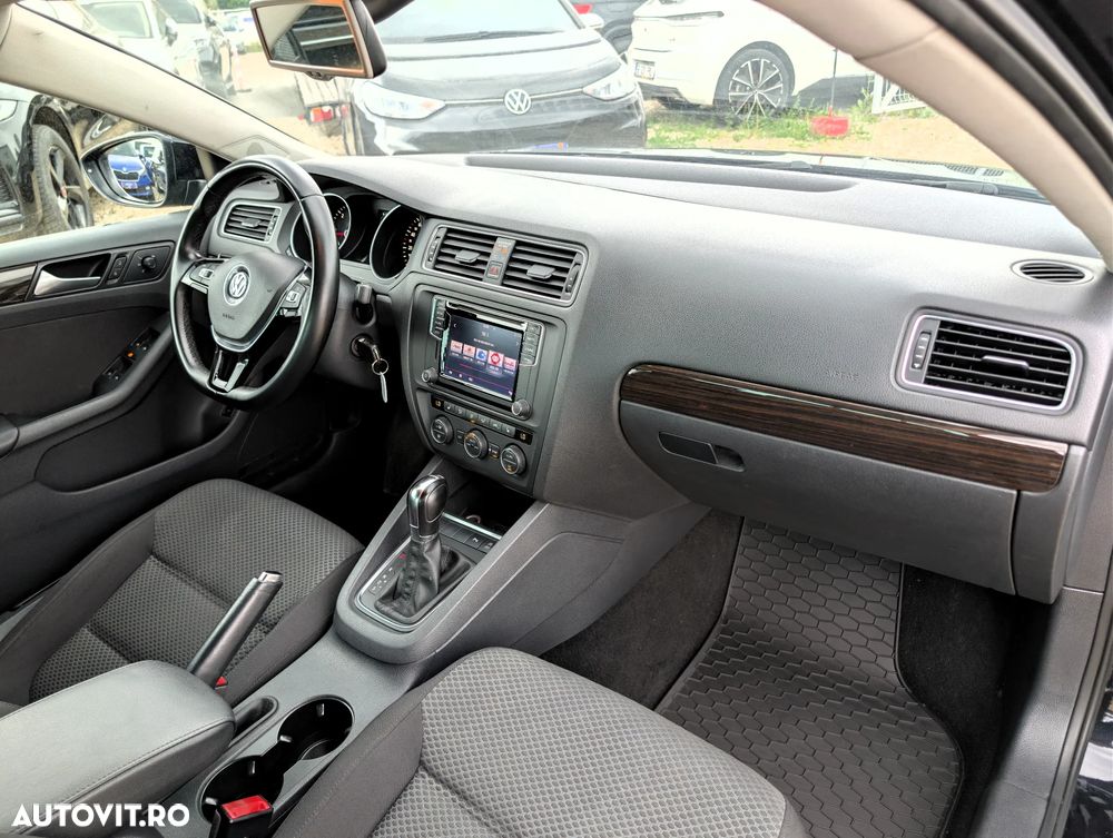 Volkswagen Jetta 2.0 TDI DSG Comfortline - 20