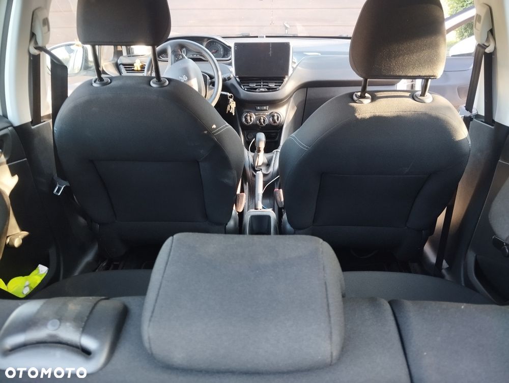 Peugeot 208 - 7