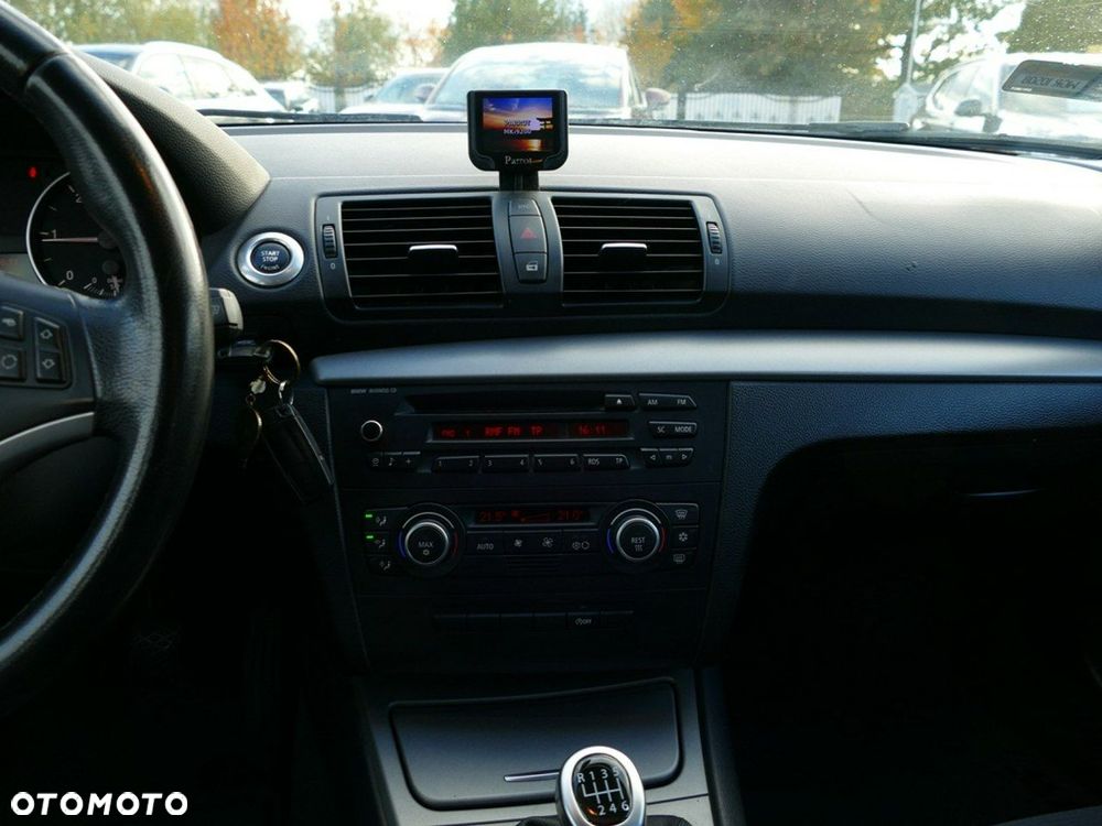 BMW Seria 1 118d Sport Line - 30