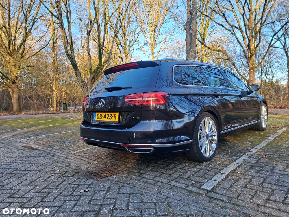 Volkswagen Passat - 5