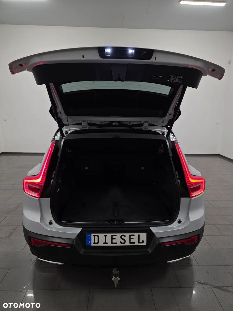 Volvo XC 40 D3 SCR R-Design - 38