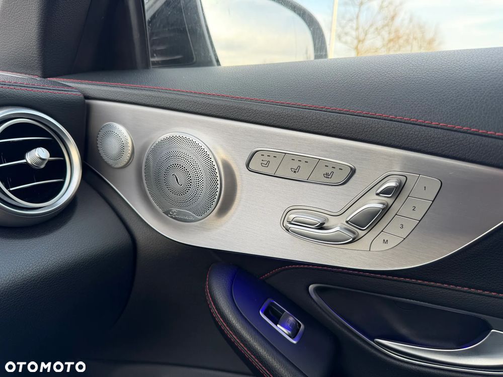 Mercedes-Benz Klasa C AMG 43 4Matic 9G-TRONIC - 25