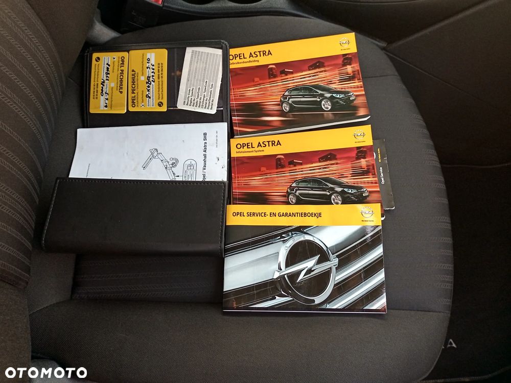 Opel Astra 1.7 CDTI Cosmo - 18