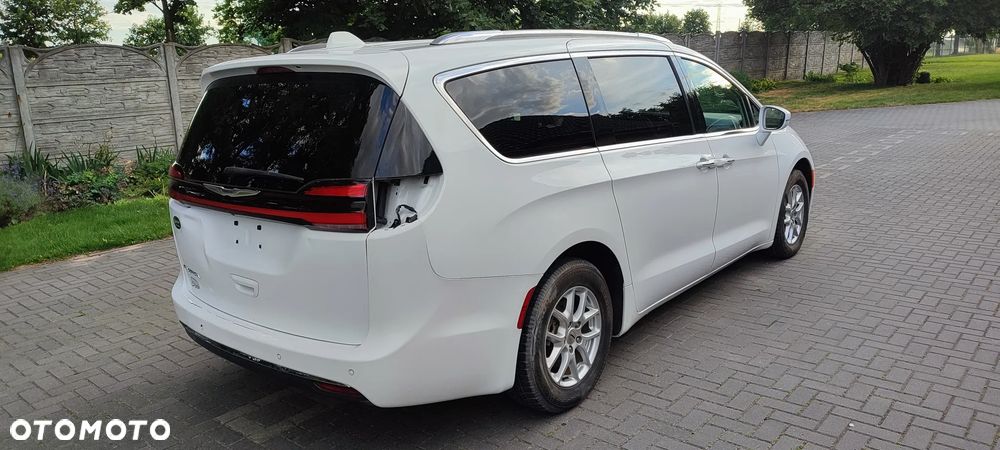 Chrysler Pacifica - 3