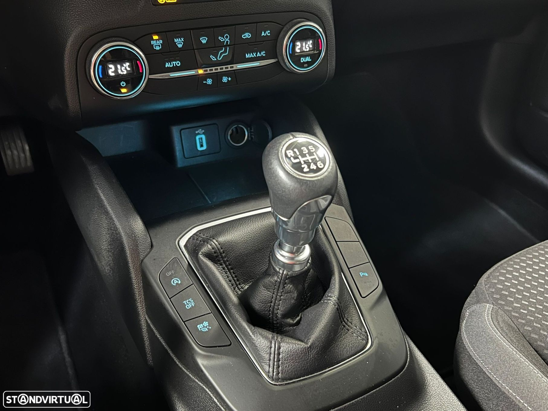 Ford Focus SW 1.5 TDCi EcoBlue Connected - 17