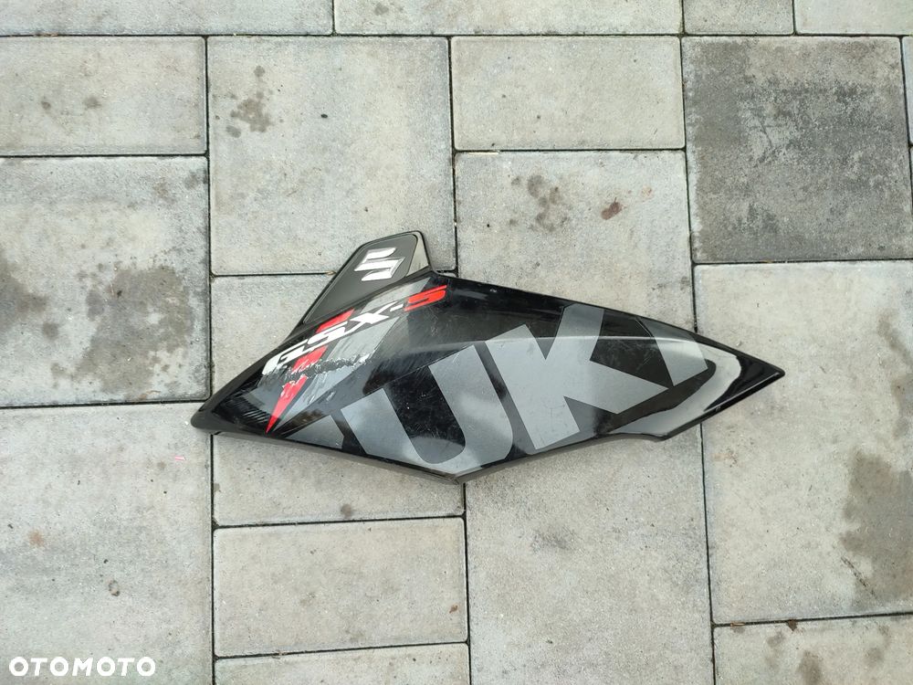 Owiewka, osłona prawa, bok, boczek prawy Suzuki GSX-S 125 - 1