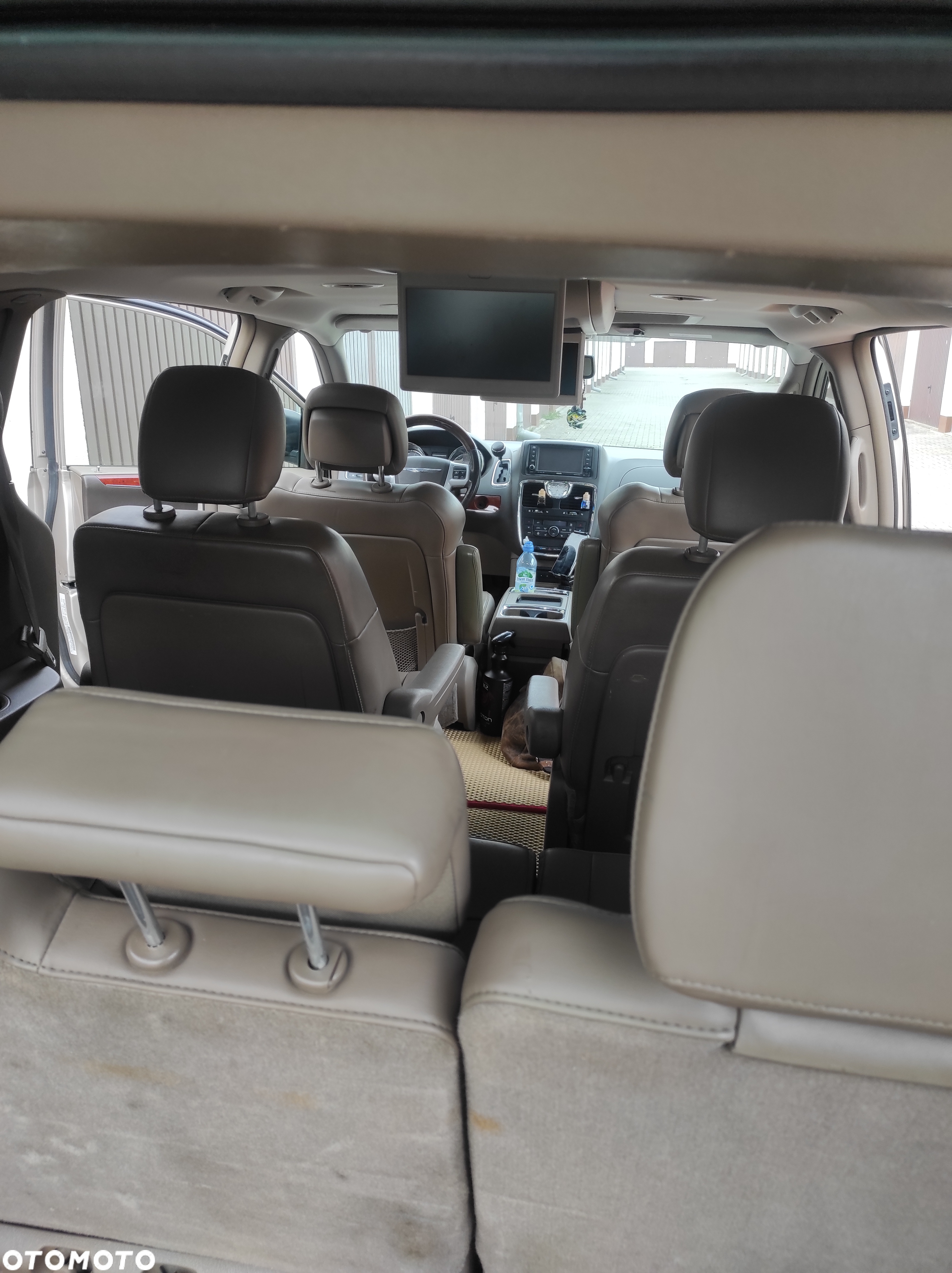 Chrysler Town & Country 3.6 Limited - 9