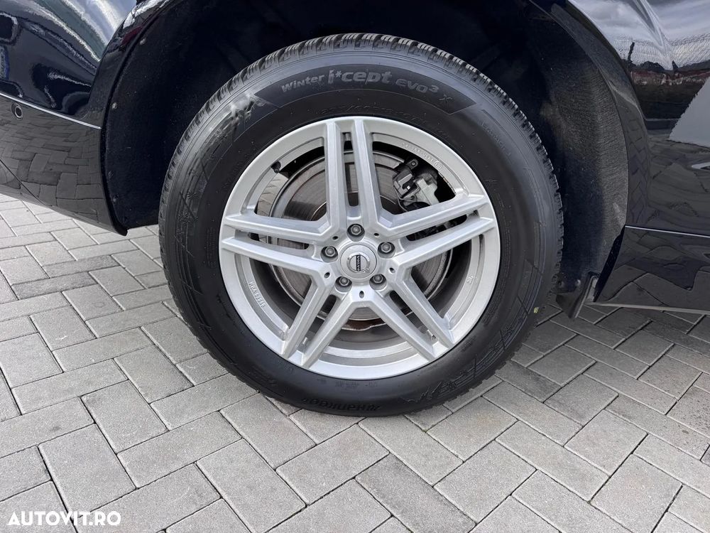 Volvo XC 60 B5 MHEV AT8 AWD Momentum Pro - 6