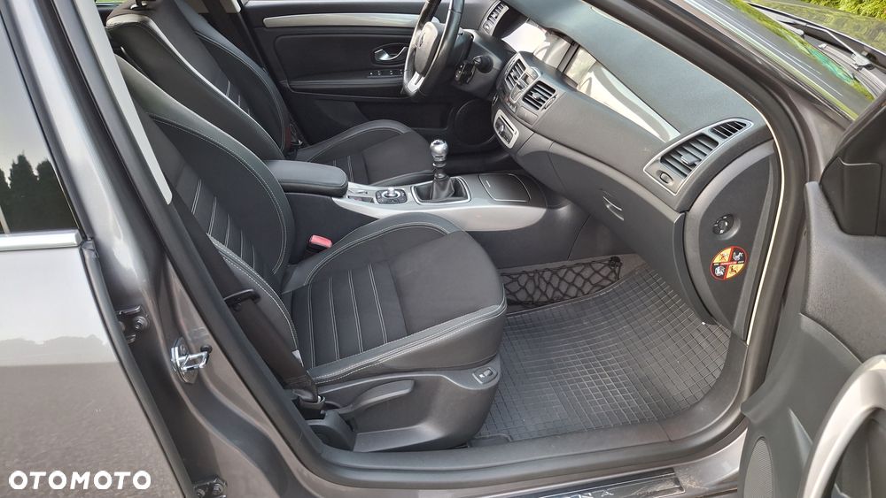 Renault Laguna dCi 150 FAP Start-Stop Bose Edition - 10