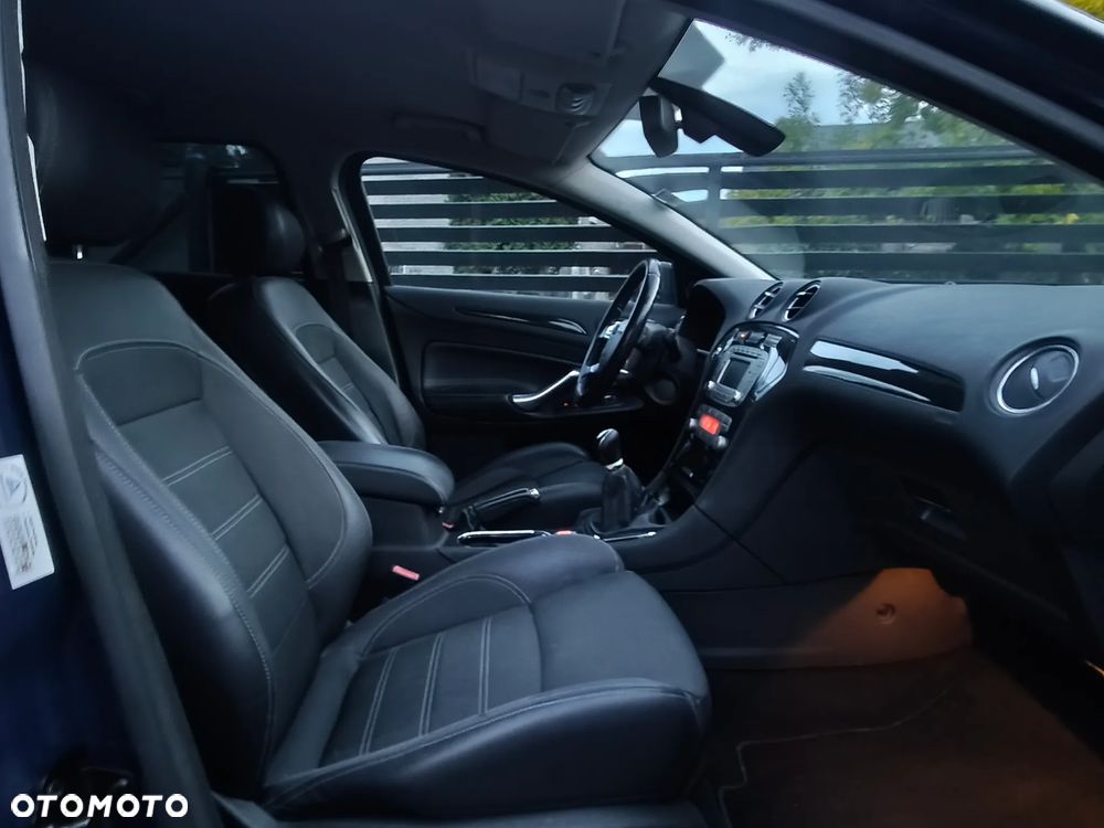 Ford Mondeo 2.0 Platinium X Plus (Titanium) - 27