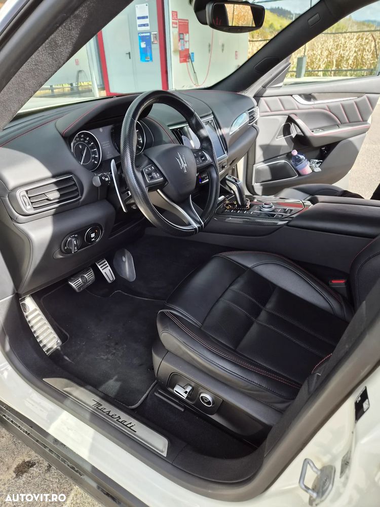 Maserati Levante - 11