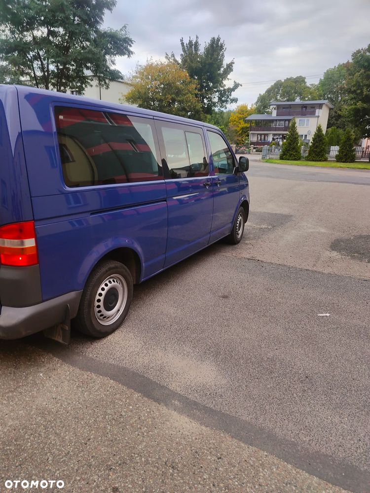 Volkswagen Caravelle - 7