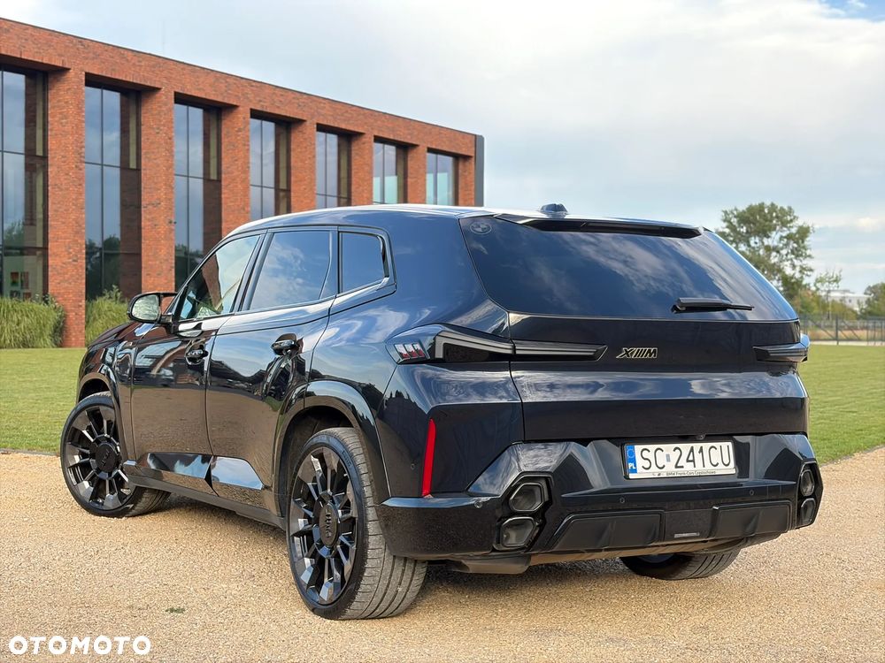 BMW XM - 7