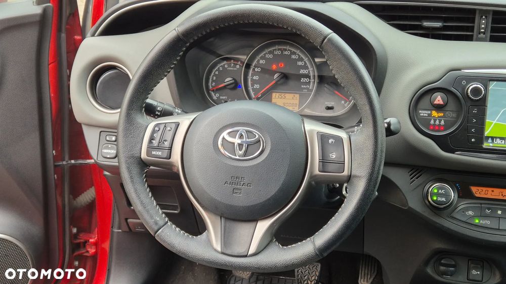 Toyota Yaris 1.33 Premium EU6 - 12