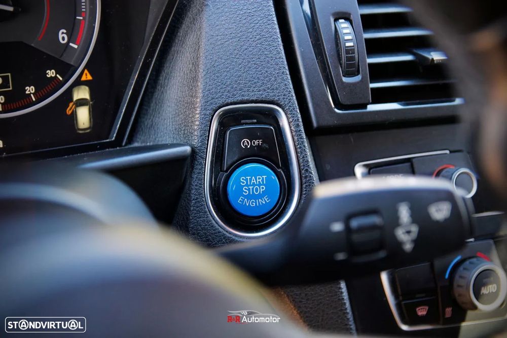 BMW 118 dA Line Sport - 23