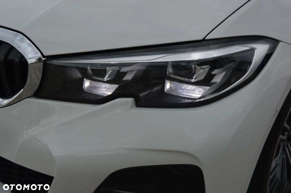 BMW Seria 3 320d xDrive - 4
