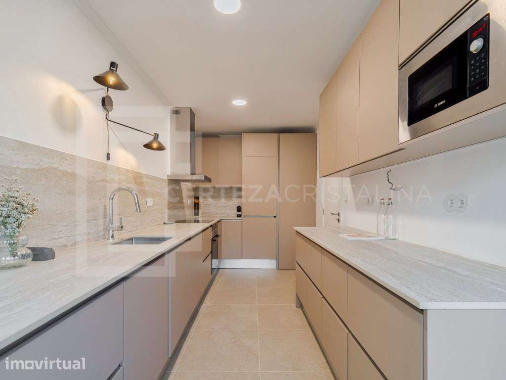 T2 integralmente renovado com piscina, jardim e arrecadação | Penha... - Grande imagem: 5/25