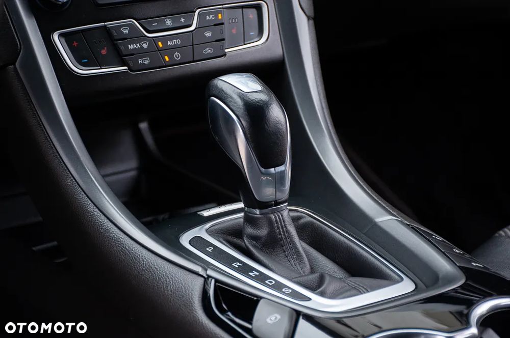 Ford Mondeo 2.0 TDCi ST-Line PowerShift - 32