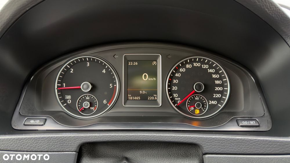 Volkswagen Multivan - 12