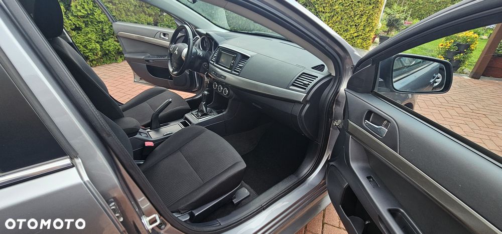 Mitsubishi Lancer - 7