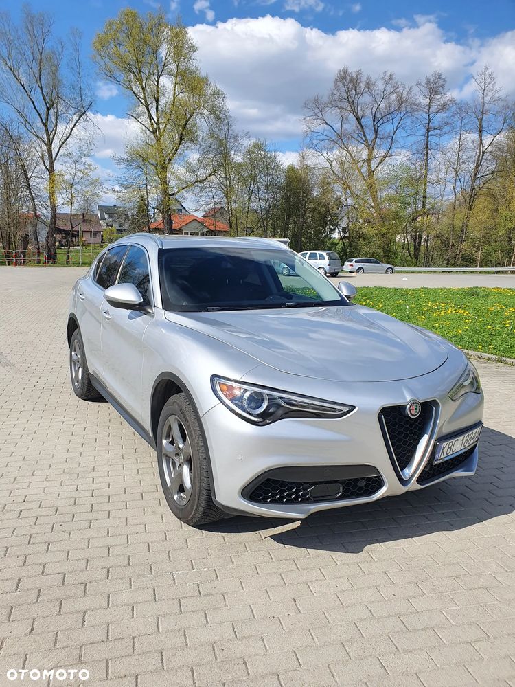 Alfa Romeo Stelvio 2.0 Turbo 16V AT8-Q4 Ti - 3