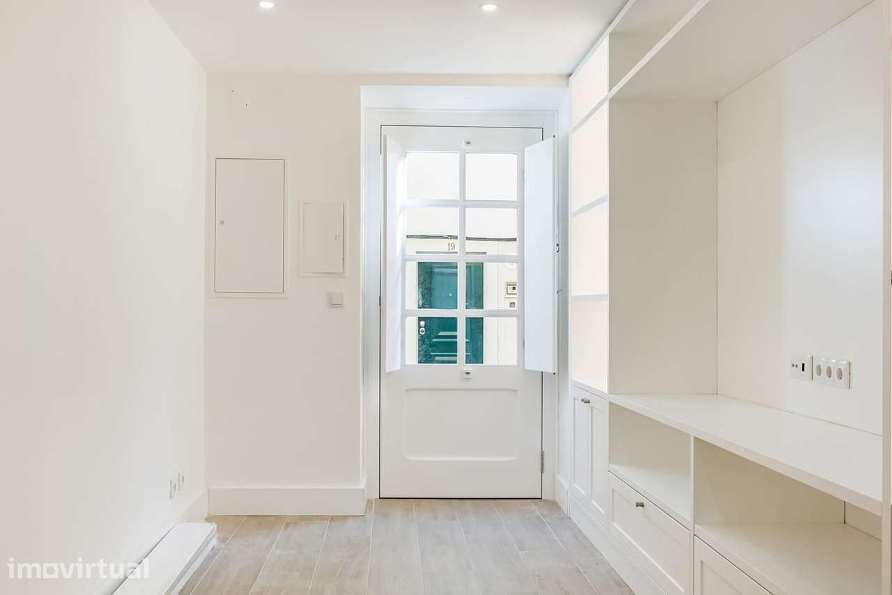 Apartamento T2 remodelado, Santos, Lisboa - Grande imagem: 3/26
