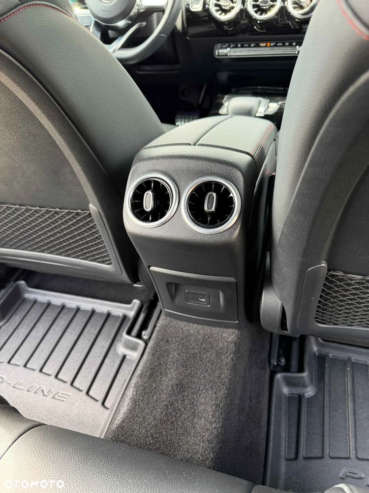 Mercedes-Benz CLA 250 4-Matic AMG Line 7G-DCT - 21