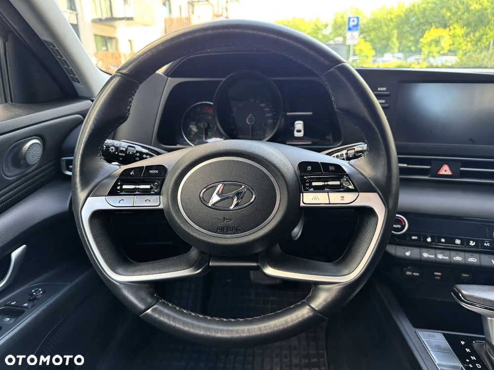 Hyundai Elantra 1.6 Smart CVT - 17