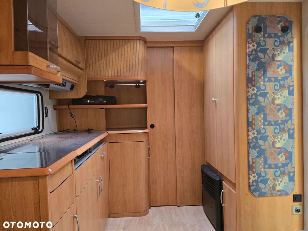 Hobby 495 UFE namiot prysznic WC przyczepa kempingowa DOSTAWA - 17