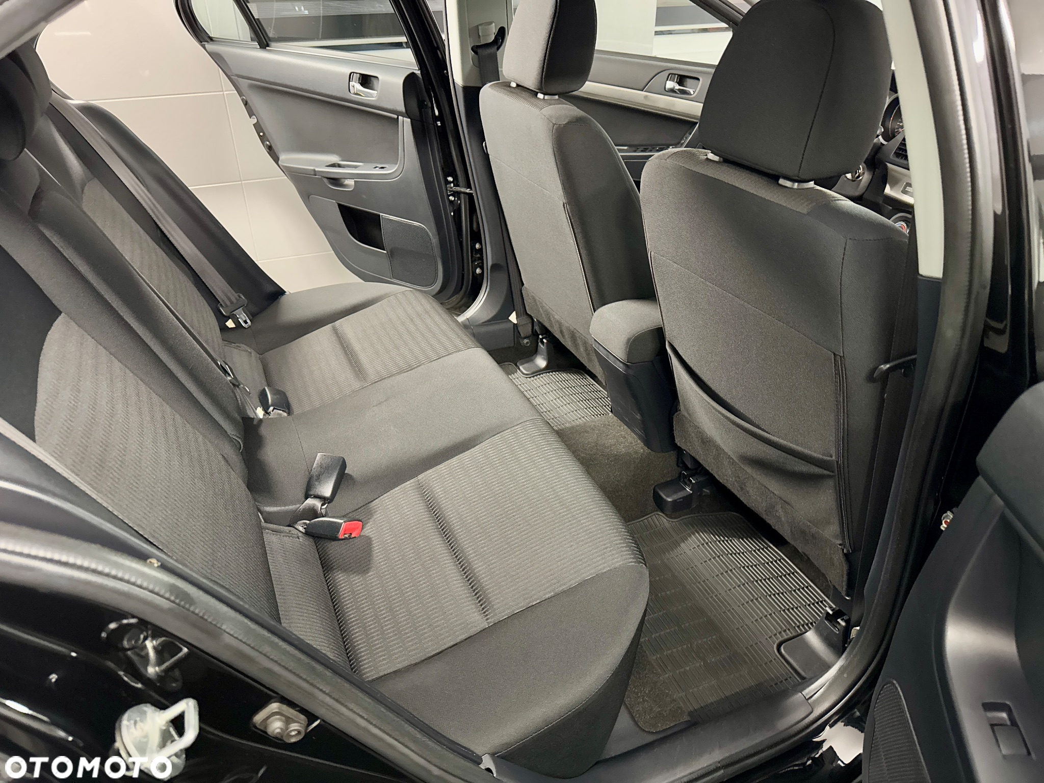 Mitsubishi Lancer 1.6 - 19