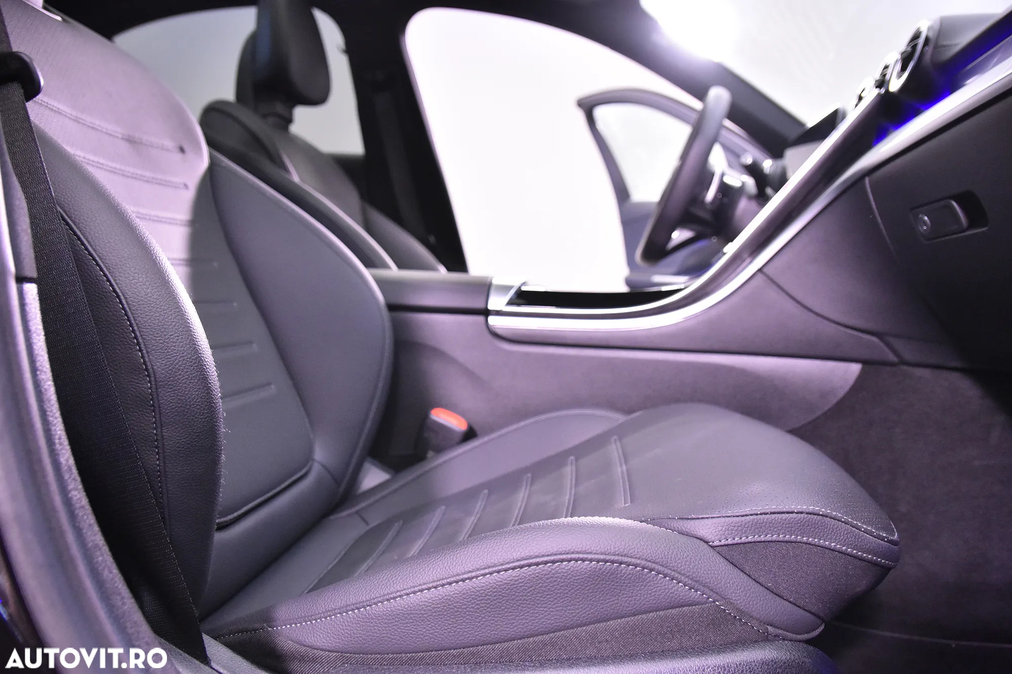 Mercedes-Benz C 300 MHEV 4MATIC - 12