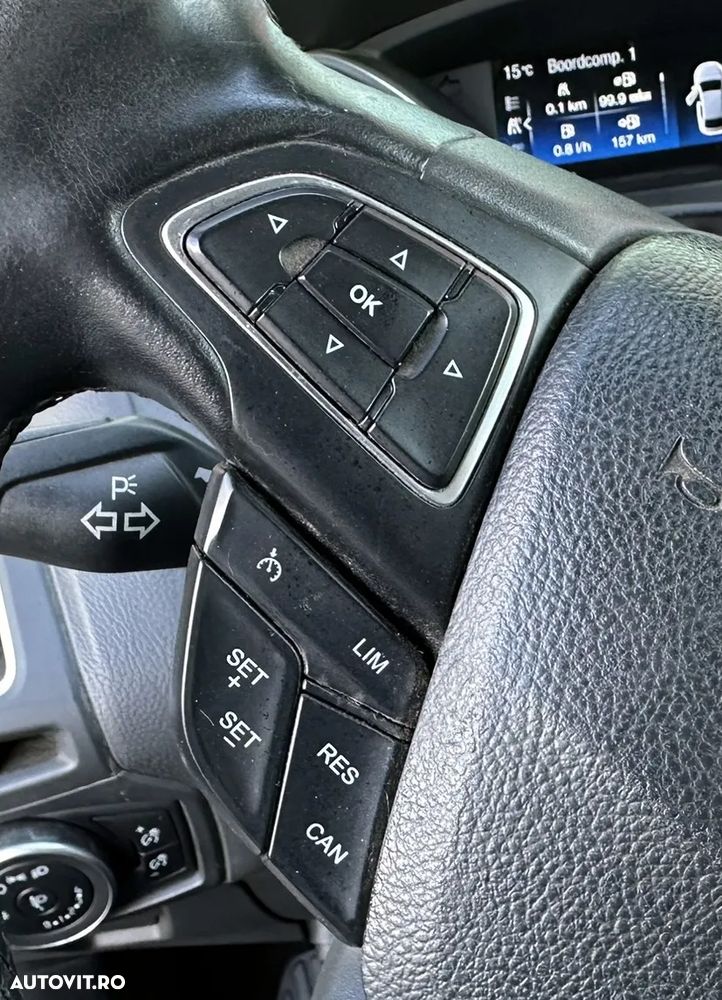Ford Focus - 32