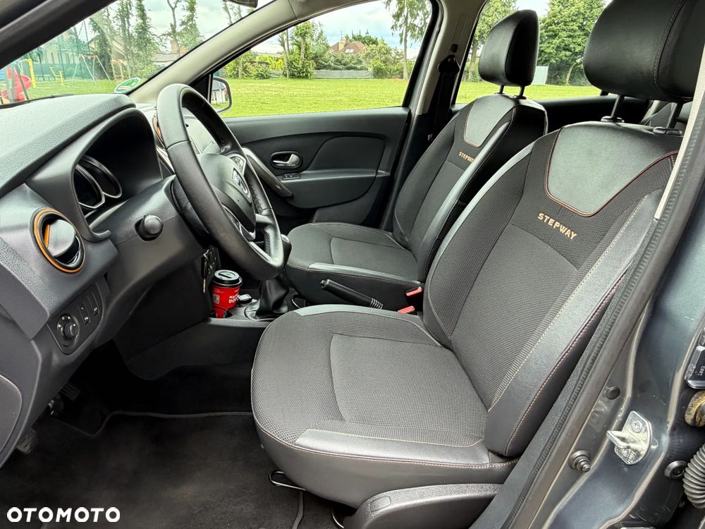 Dacia Sandero Stepway TCe 90 (S&S) Celebration - 11