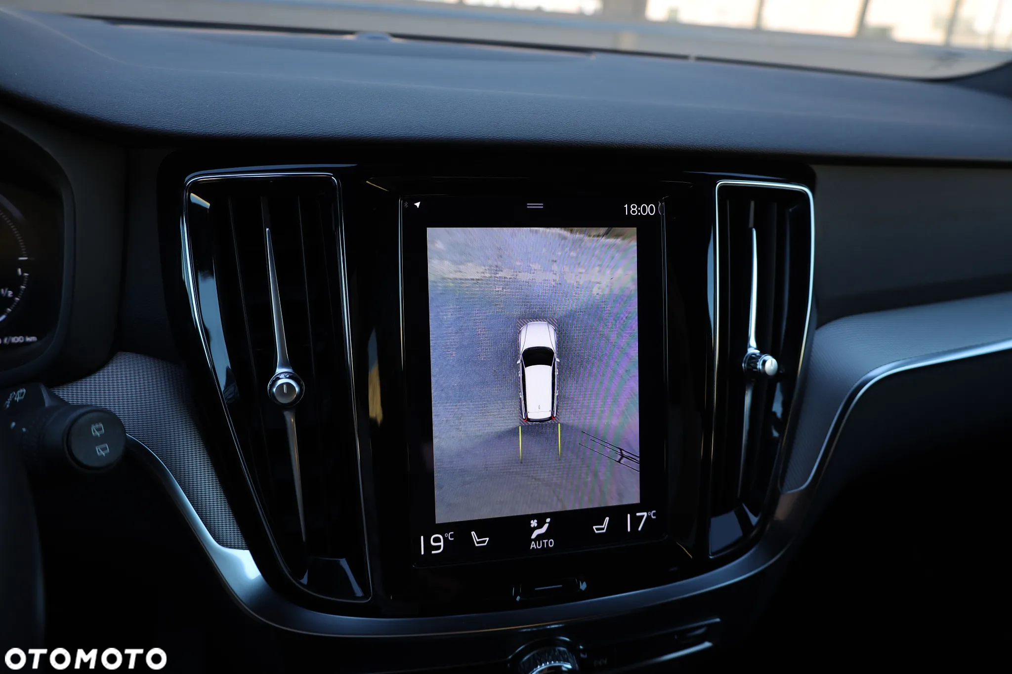 Volvo V60 T6 AWD Recharge Geartronic RDesign - 11