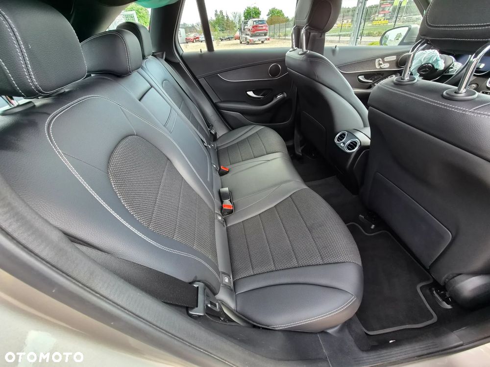 Mercedes-Benz GLC 220 d 4Matic 9G-TRONIC - 9