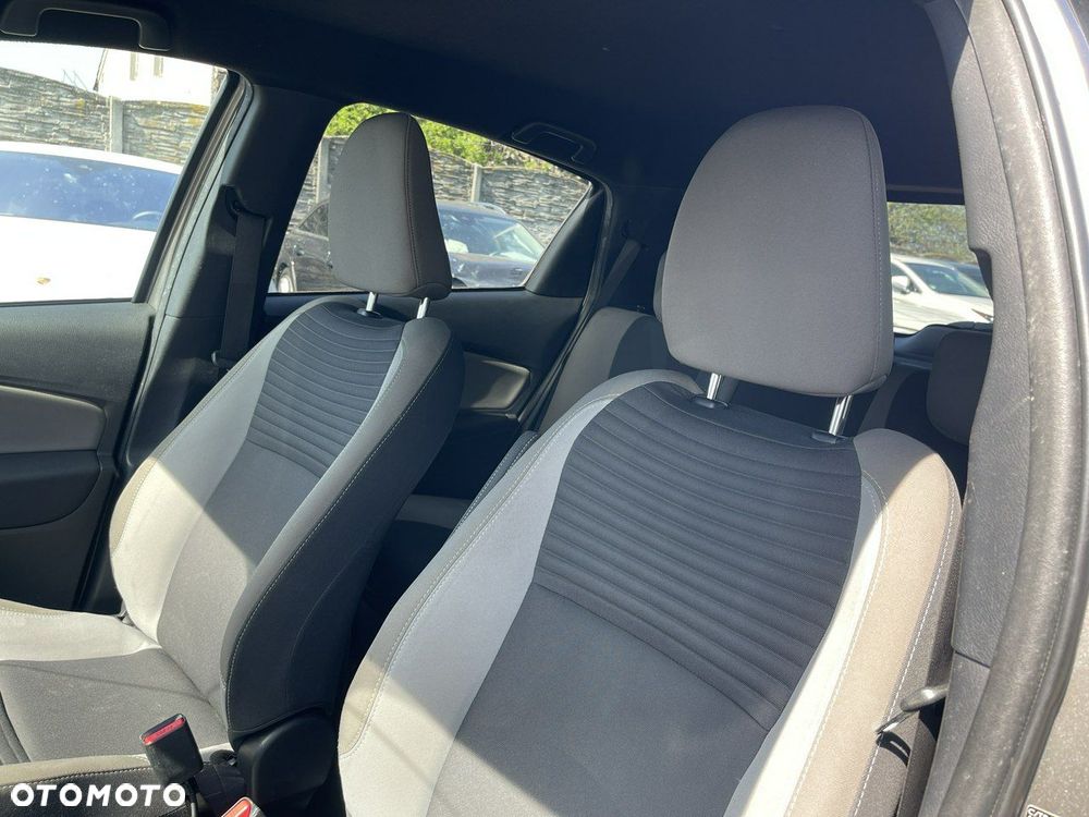 Toyota Yaris Hybrid 100 Dynamic - 11