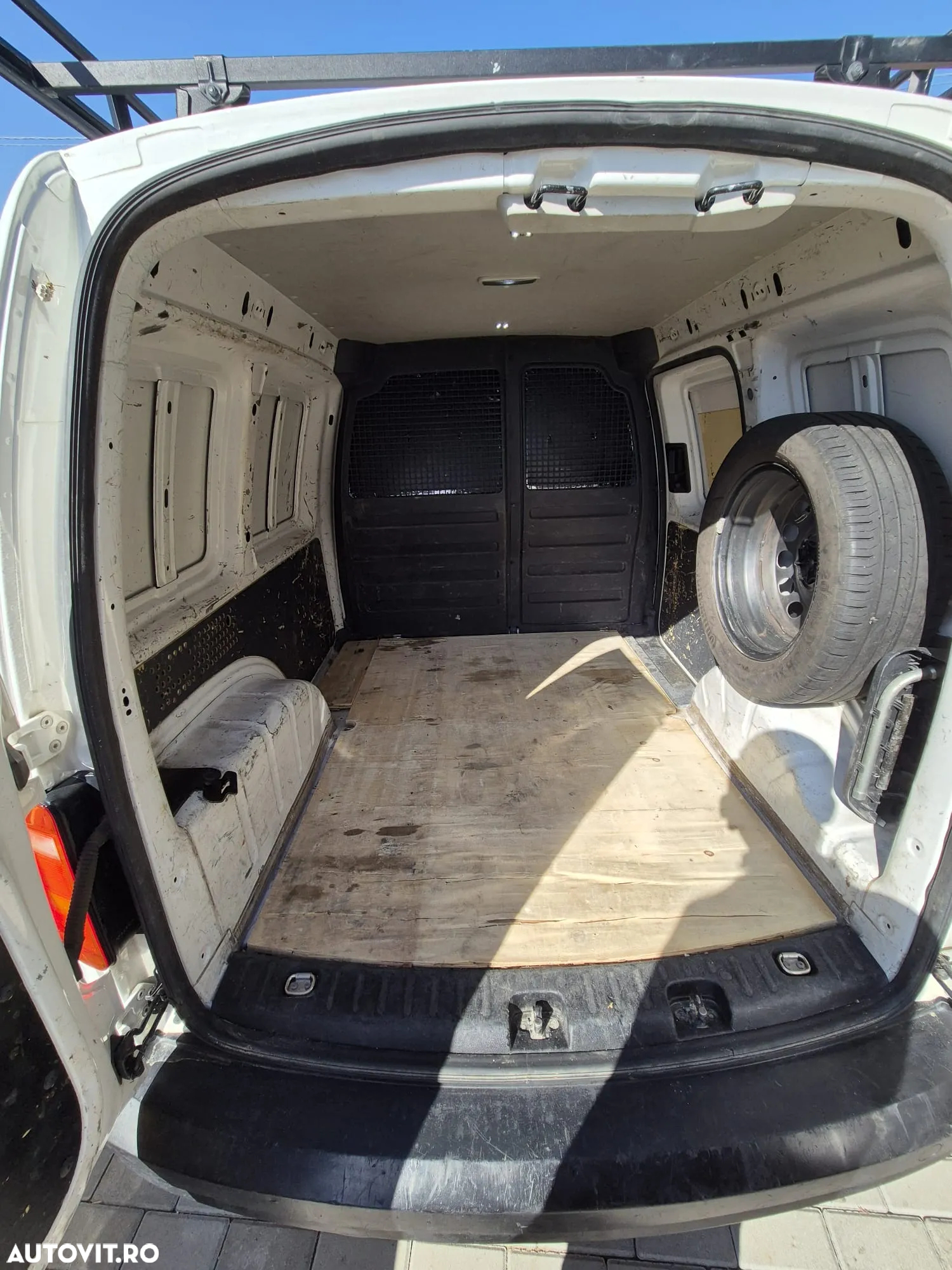 Volkswagen Caddy - 7
