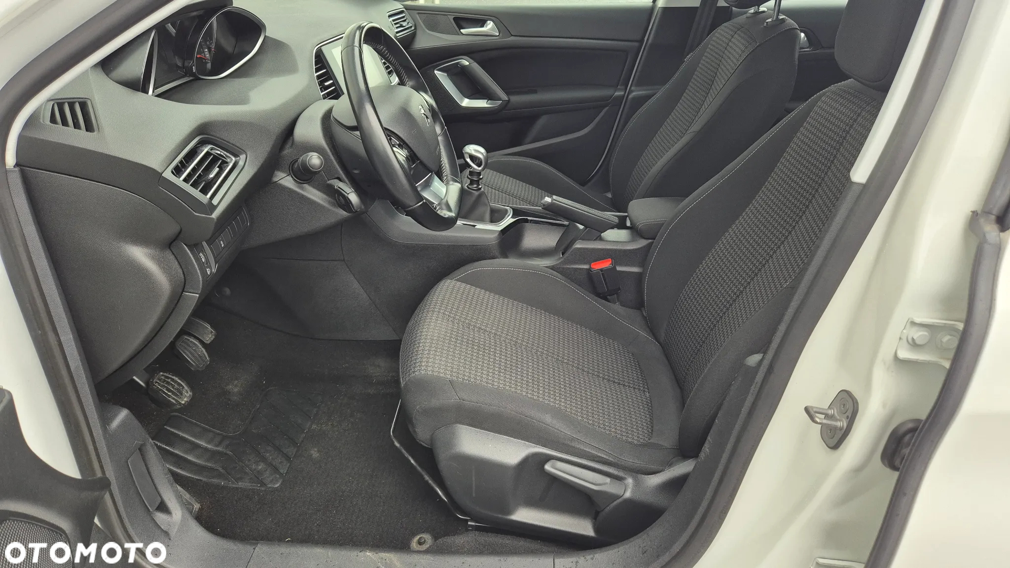 Peugeot 308 SW PureTech 130 Stop & Start Style - 13