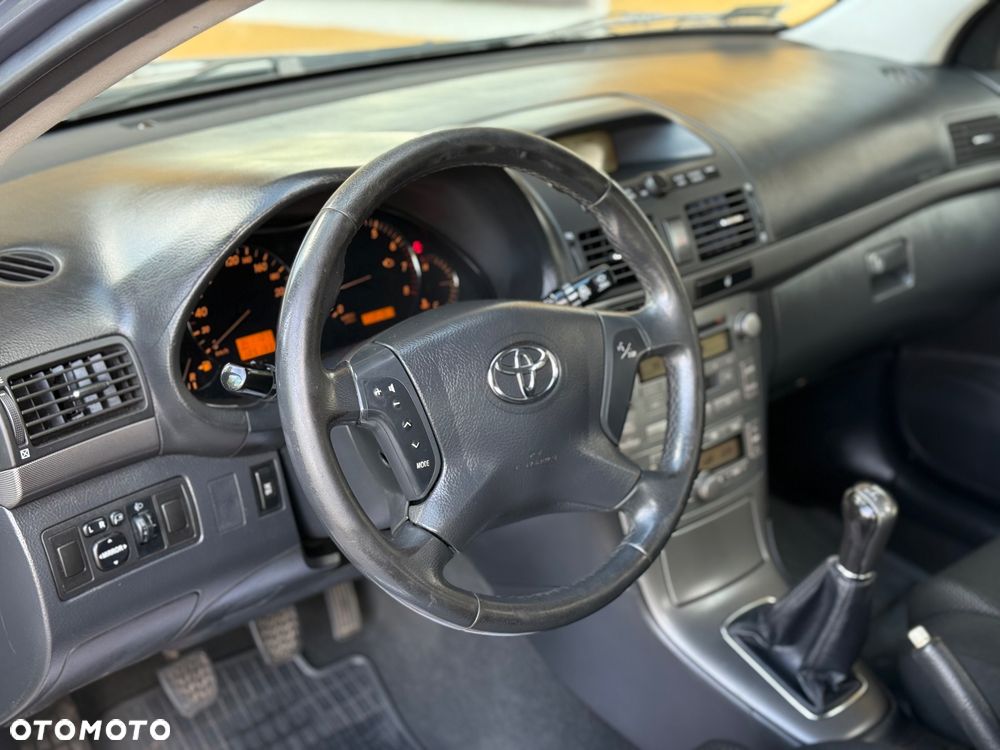 Toyota Avensis 2.0 VVT-i Prestige - 12