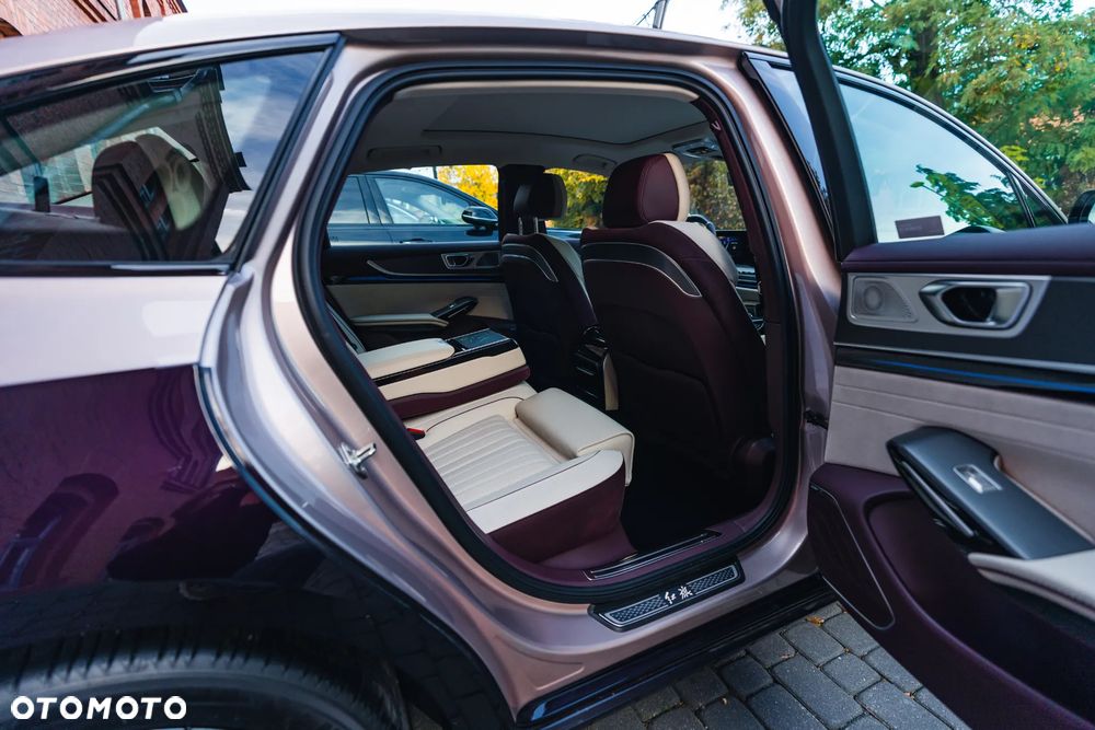 Hongqi H9 2.0T Deluxe - 22