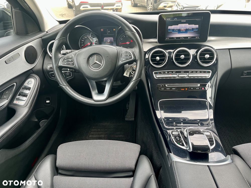 Mercedes-Benz Klasa C 180 9G-TRONIC Avantgarde - 16