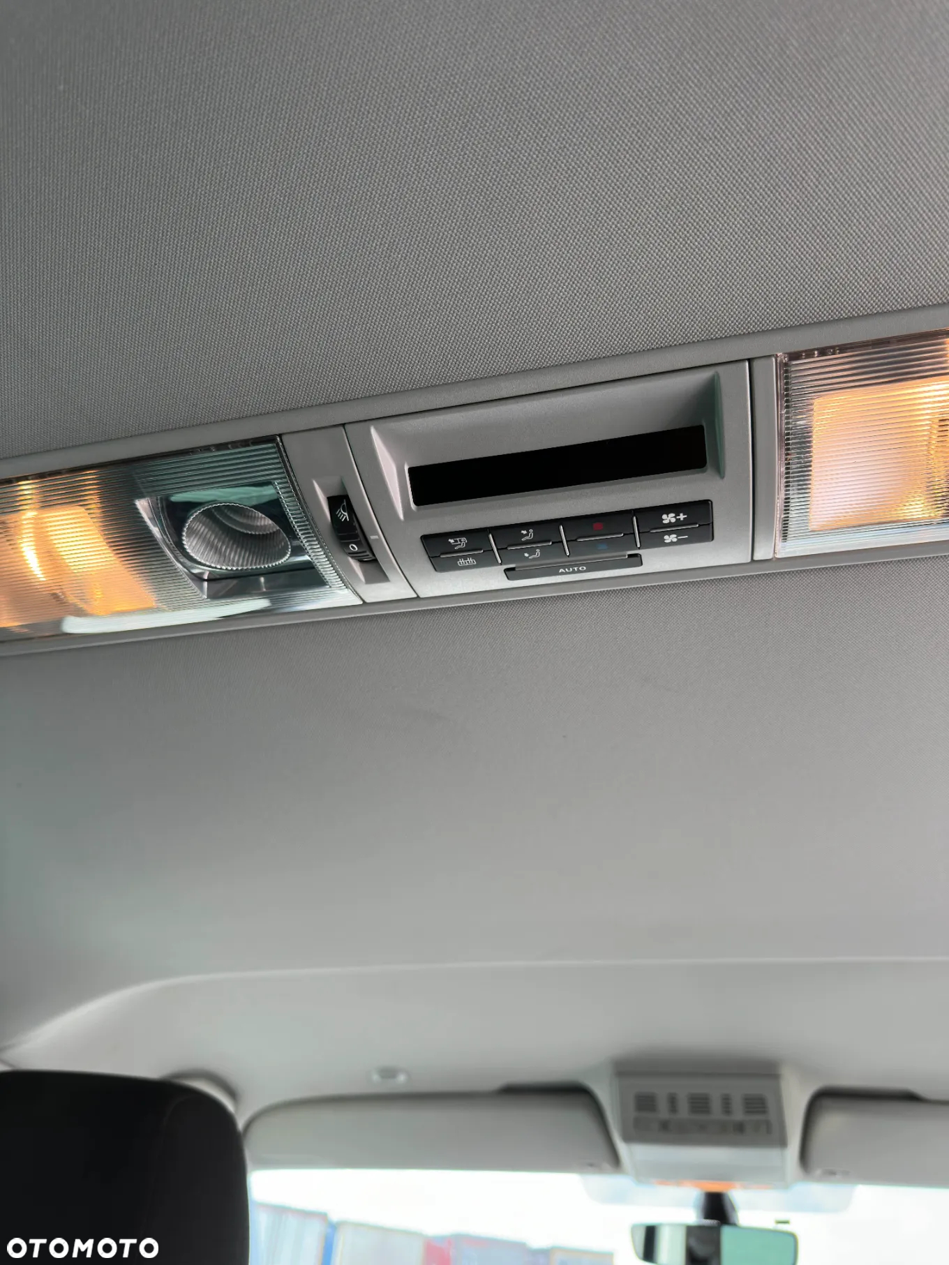 Volkswagen Caravelle 2.0 BiTDI L1 Comfortline 4Motion DSG - 12