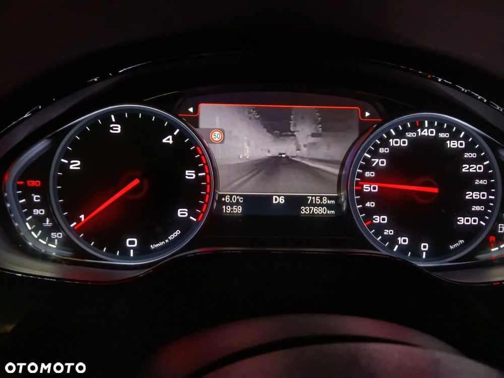 Audi A8 4.2 TDI DPF (clean diesel) quattro tiptronic - 13